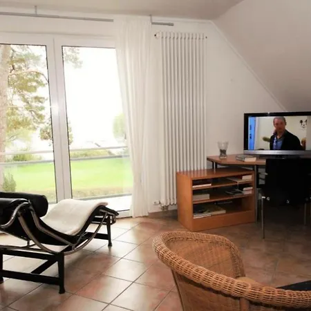 Апартаменты Stilvolle Ferienwohnung Mit Seeblick & Balkon In *