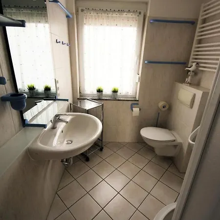 Апартаменты Stilvolle Ferienwohnung Mit Seeblick & Balkon In