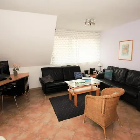 Апартаменты Stilvolle Ferienwohnung Mit Seeblick & Balkon In *
